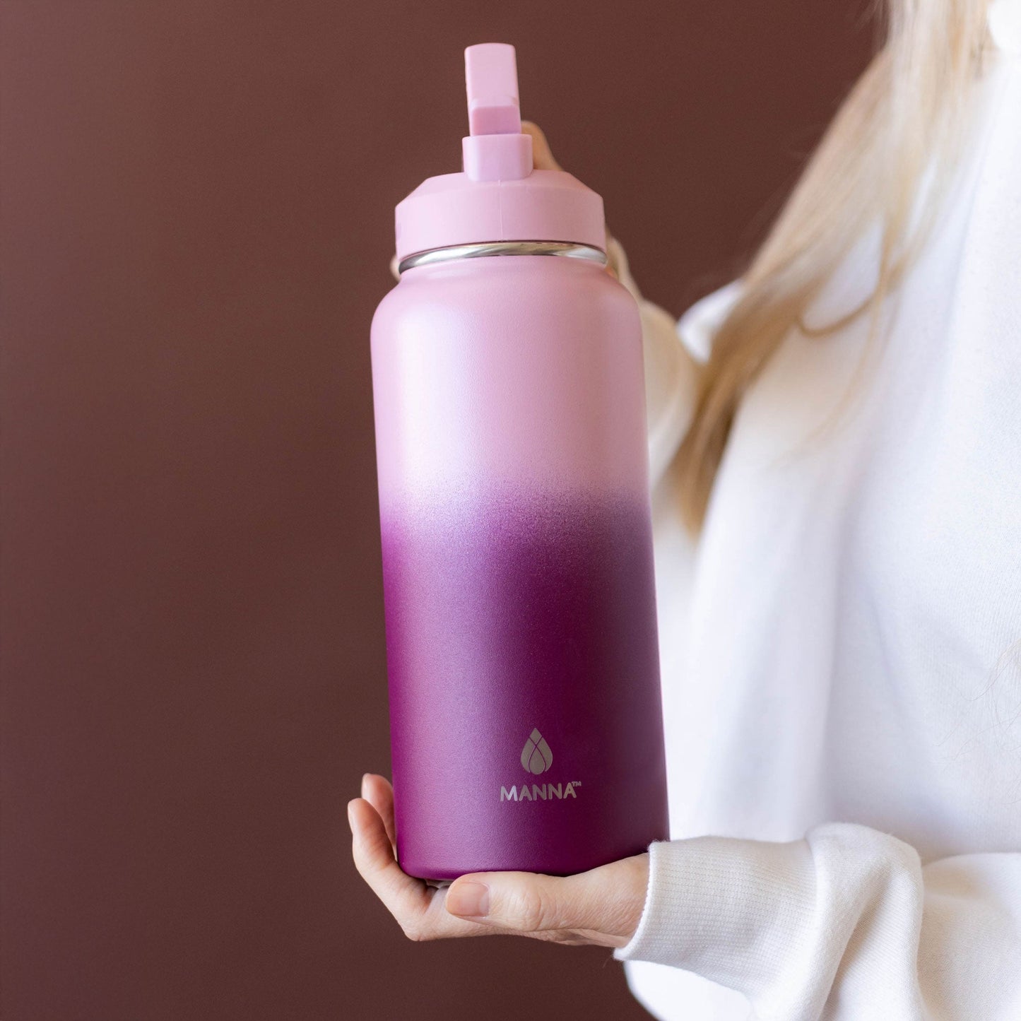 32-oz-powel-bottle-k6 32_Manna_Website_Lifestyles-2.jpg